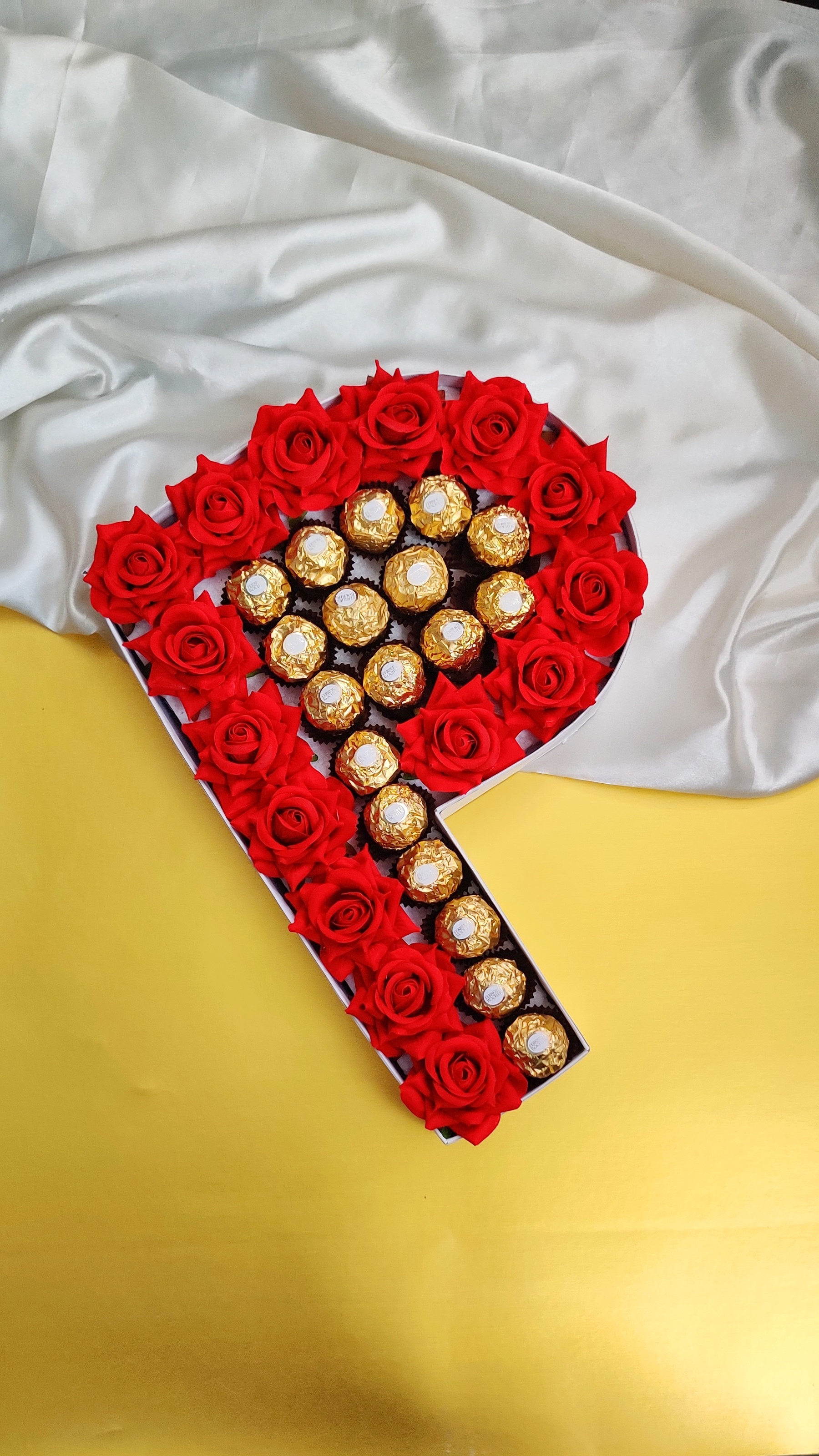 INITIALS CHOCOLATE GIFT – P